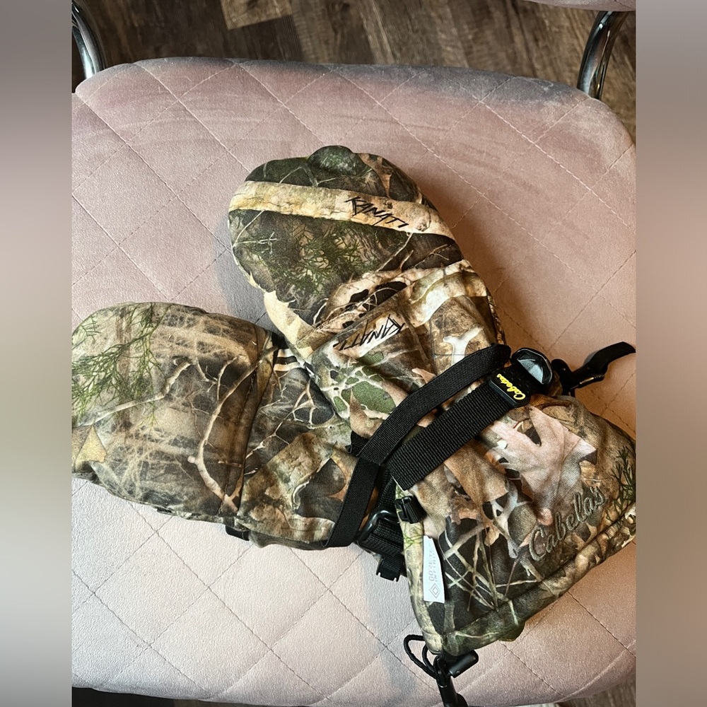 Cabela’s Kanati Hunting Mittens